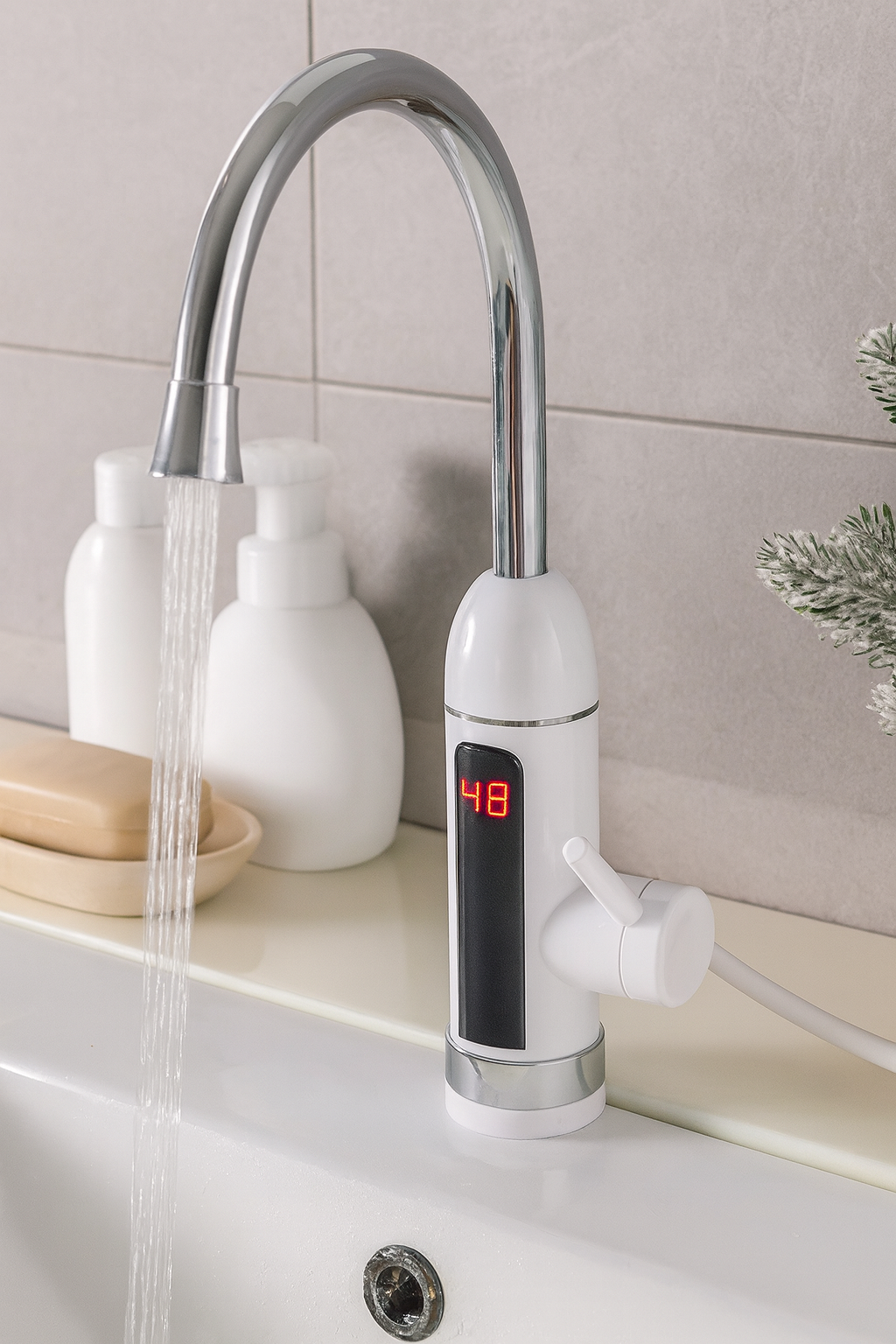 Električna protočna slavina sa digitalnim displejom – instant topla voda za 3 sekunde